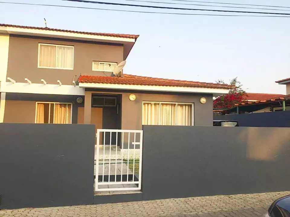 Casa de 4 Quartos, 800 m2 Disponivel para venda no Belo Horizonte