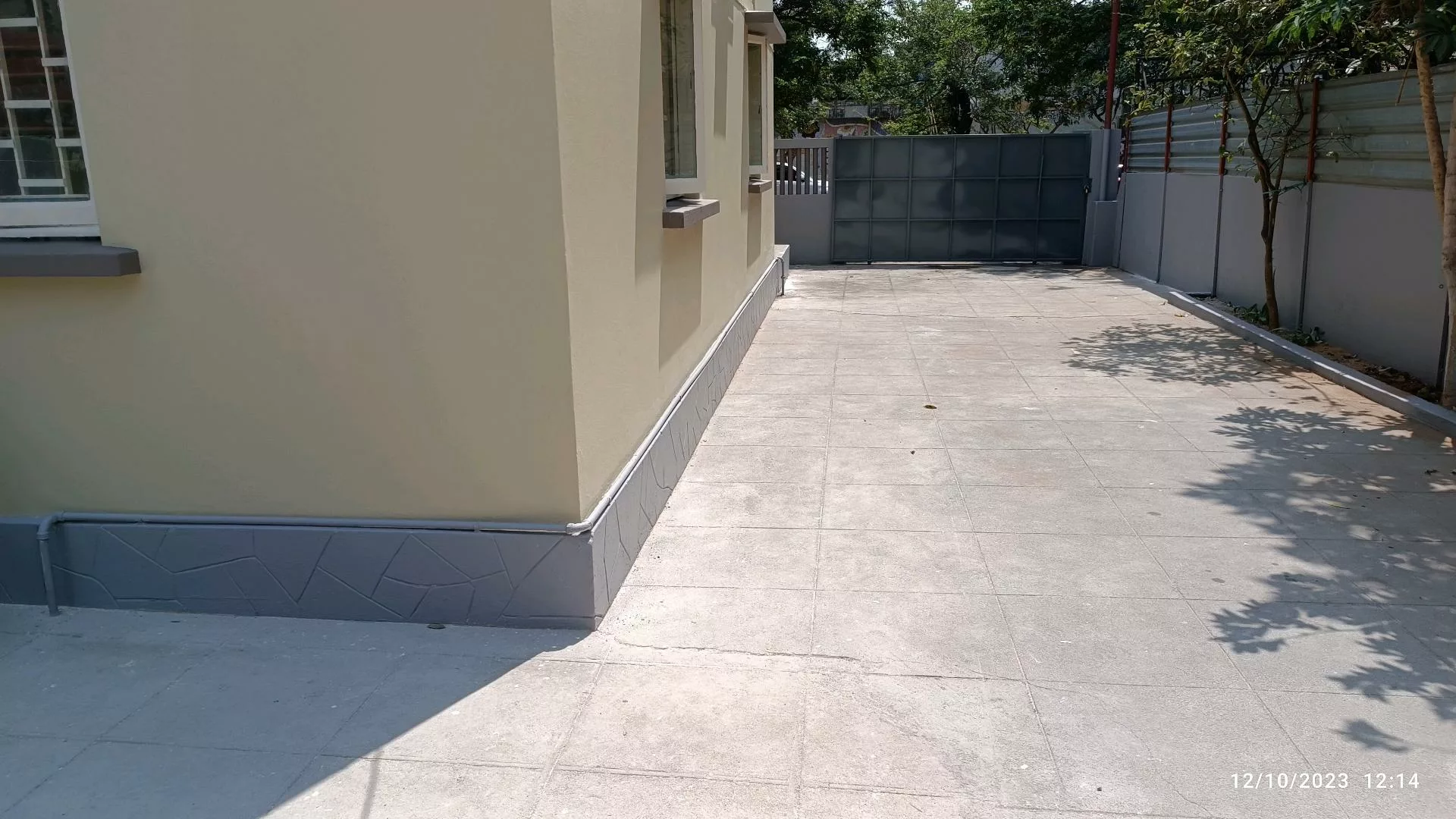 Rent: 3-Bedroom Duplex with Private Yard, Ideal for Various Uses (Central Neighborhood, Maputo)