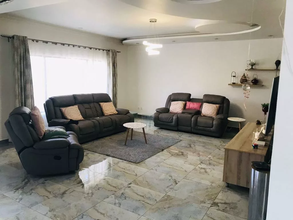9-bedroom House in Sommerschield 2, Maputo – Rental