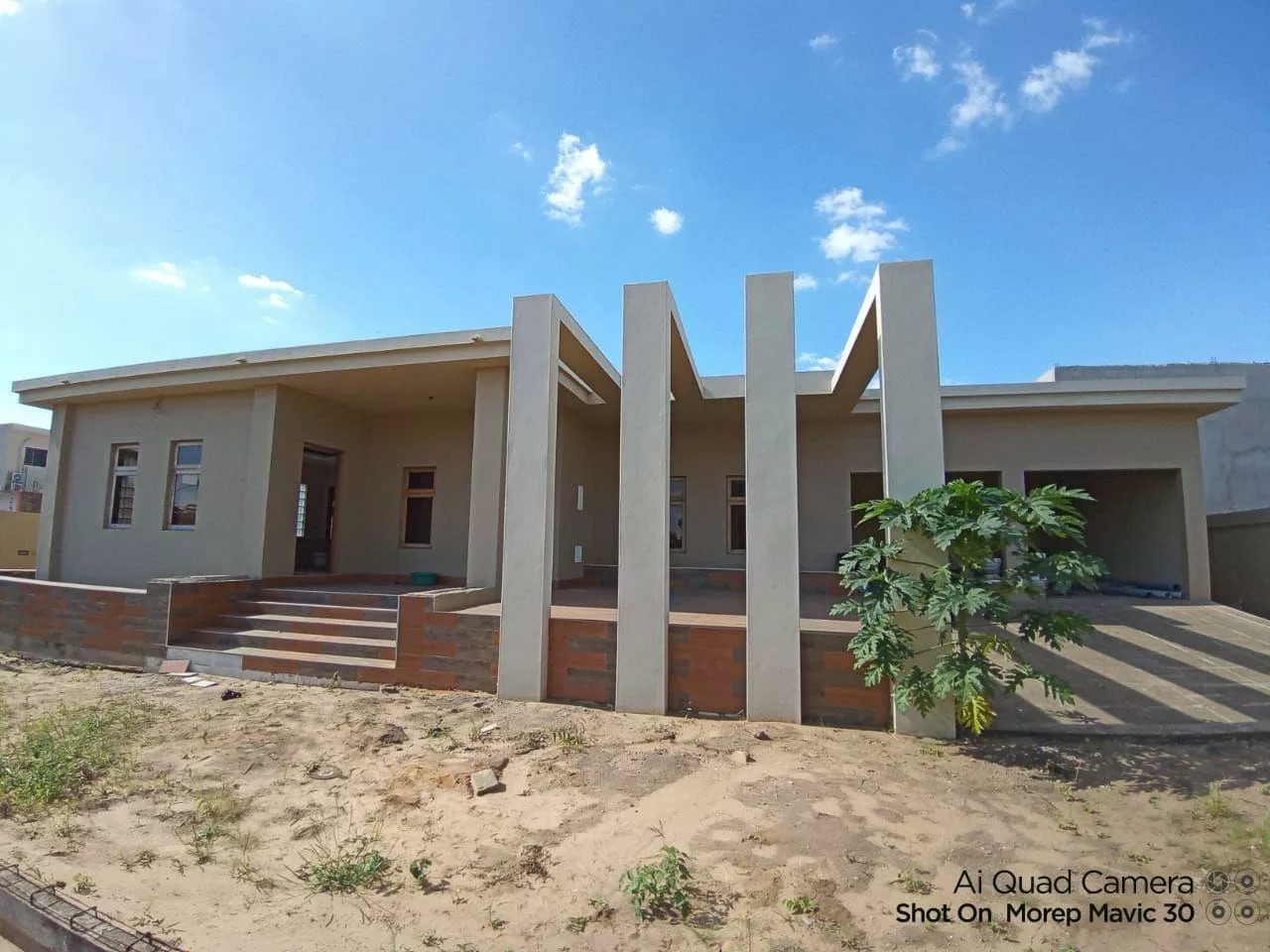 House for Sale T2 in Matola Tchumene 1 (Inside the Gate)