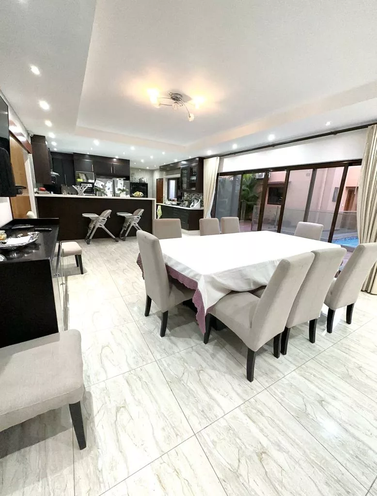 For Sale: Furnished Luxurious 5-bedroom Villa in Condominium at Triunfo, Near Vila Sol