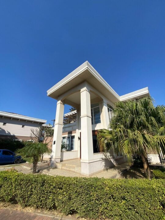 Arrendamento de Moradia T4 Luxuosa e Mobilada no Condomínio Garden Park Village, Matola