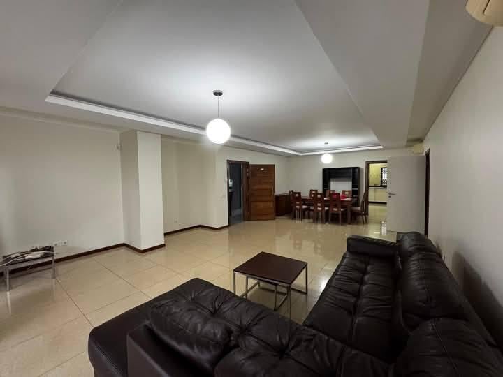 Renting a T3 Apartment in The Palm Condominium, Polana