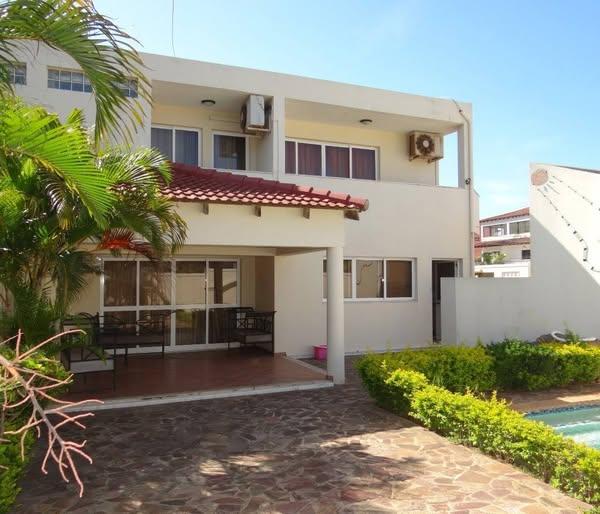 Rental of a T4 House in the AISHA Garden Condominium, Triunfo