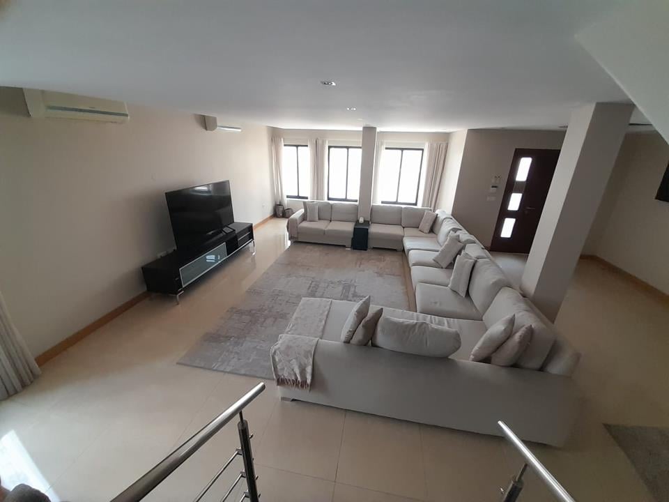 4+1 Bedroom Furnished House for Rent in Bela Vista Condominium, Sommerschield