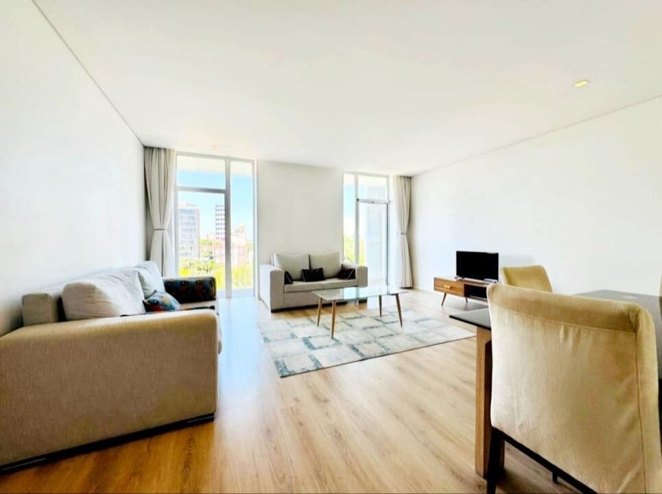 Arrenda-se Apartamento T2 Luxuoso e Mobilado no Condomínio Olympic Terrace – Polana Cimento