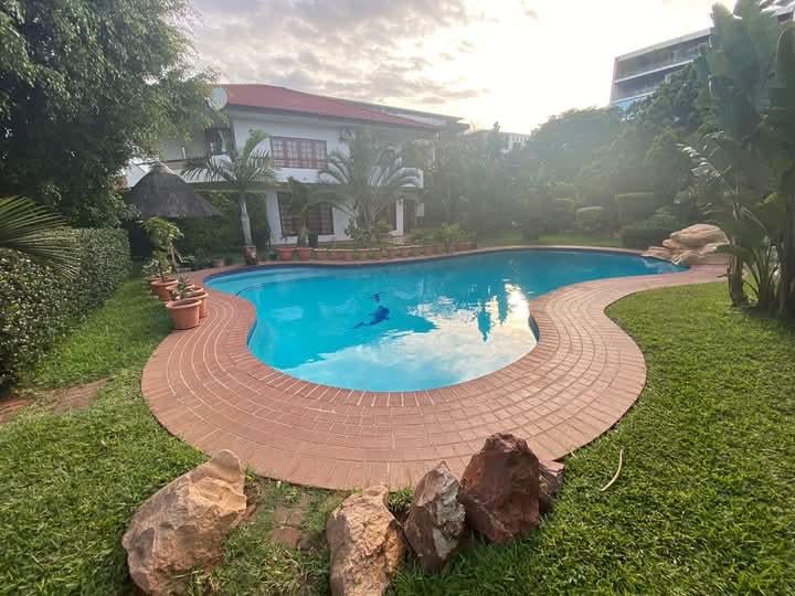 Arrenda-se Luxuosa Vivenda T4 na Sommerschield 2 – Próximo ao Hotel Glória, Av. Julius Nyerere