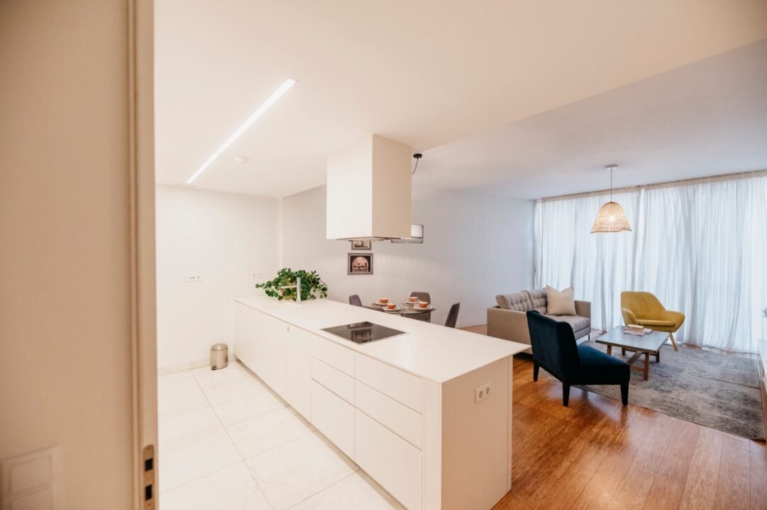 Arrenda-se Luxuoso Apartamento T2 no Edifício Platinum Residence, Polana Cimento A