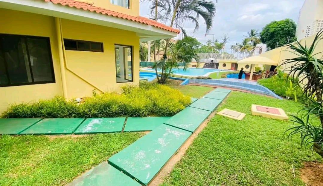 Arrenda-se Moradia T12 na Sommerschield – Próximo ao Hotel Southern Sun