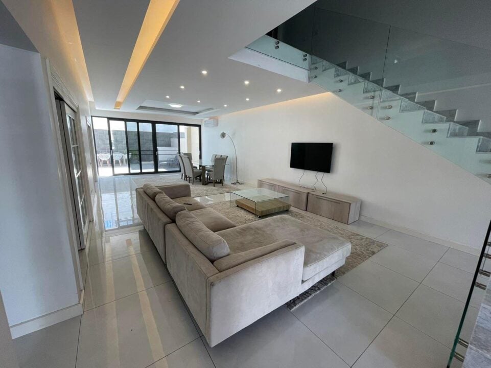 Arrenda-se Moradia T4 de Luxo no Condomínio Massala – Sommerschield 2, Av. Julius Nyerere