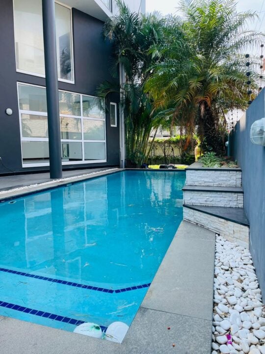 Arrendamento de Moradia T5 Moderna e Espaçosa no Bairro Triunfo