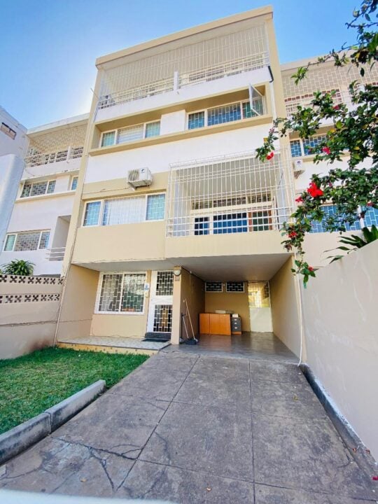 Venda de Moradia Triplex T5 – Bairro da Coop, Maputo