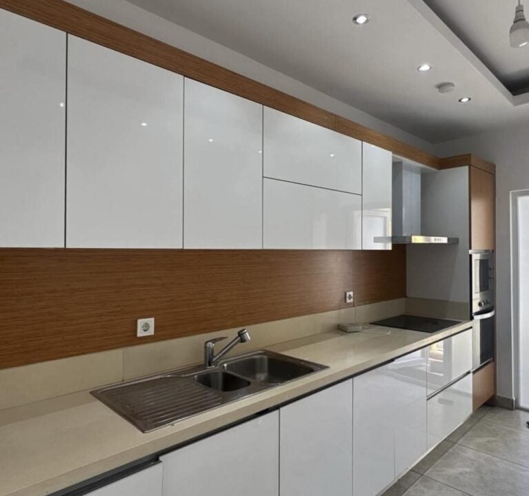 Vende-se Apartamento T3 no Bairro da Polana – Maputo