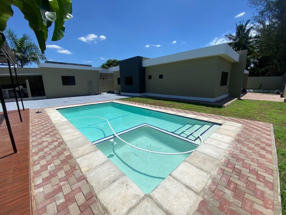 Vende-se Moradia T3+1 na Cidade da Matola, próximo à rotunda da EDM