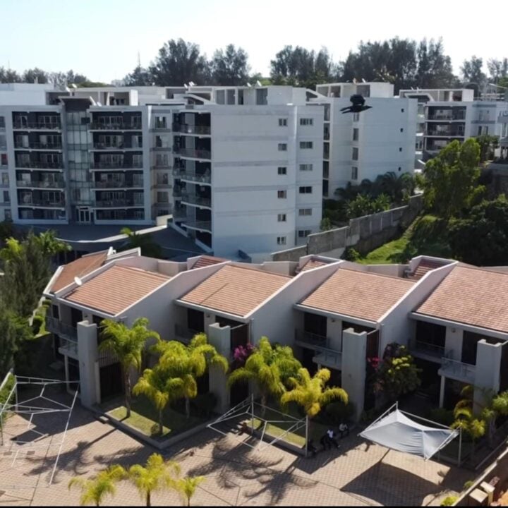 Arrenda-se Condomínio Exclusivo com 5 Moradias – Sommerschield 2