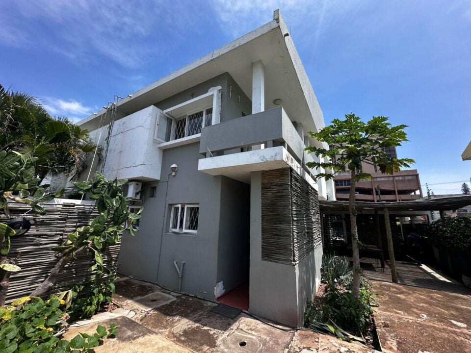 Arrenda-se Moradia Geminada T4 Próximo ao Parquinho, na Sommerschield