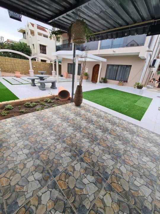 Arrenda-se Moradia T8 na Sommerschield 2 – Próxima ao Café Sol