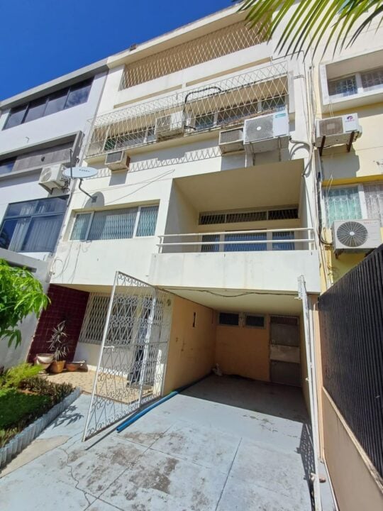 Arrenda-se Moradia Triplex T3 na Rua da França, Bairro da Coop