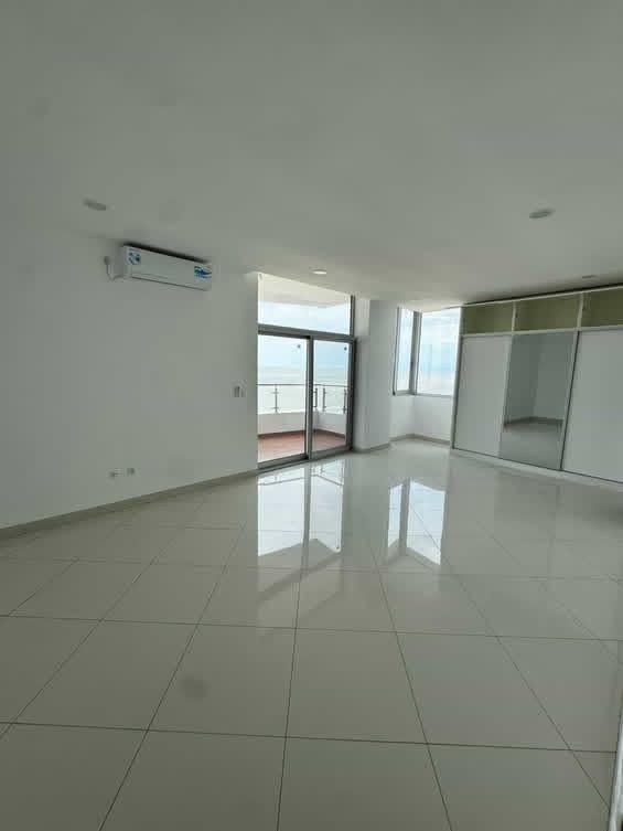 Luxury 3-Bedroom Apartment for Rent on the Beachfront – Marginal Avenue