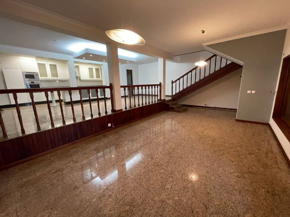 Moradia T4 à Venda no Condomínio Terraços Polana