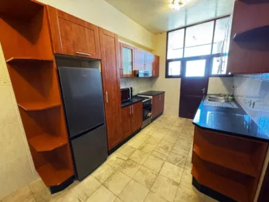 Apartamento com 3 quartos com 3 WC com Varanda, Ar condicionado, Avenida - Julius Nyerere para alugar em Maputo - Polana