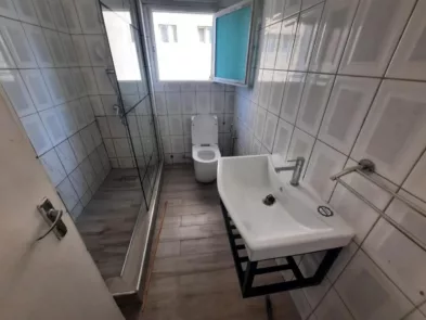Flat Tipo 3 Varanda a venda - Polana Pelo preco de 9000000 MZN